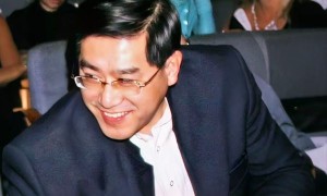 欧文丝巾衲：AI形象生成异性图片的心理意义及临床建议